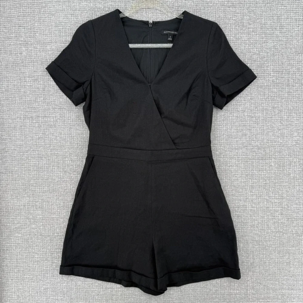 Banana Republic Romper Womens 4 Black One-Piece V-Neck Zip Pockets Linen Blend